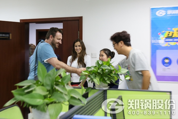 美国经销商来访酷游ku游官网最新地址股份实地考察