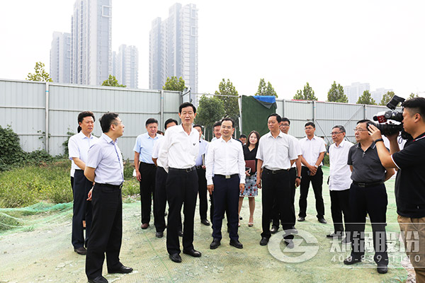 郑州市向导一行视察指导酷游ku游官网最新地址工业园项目